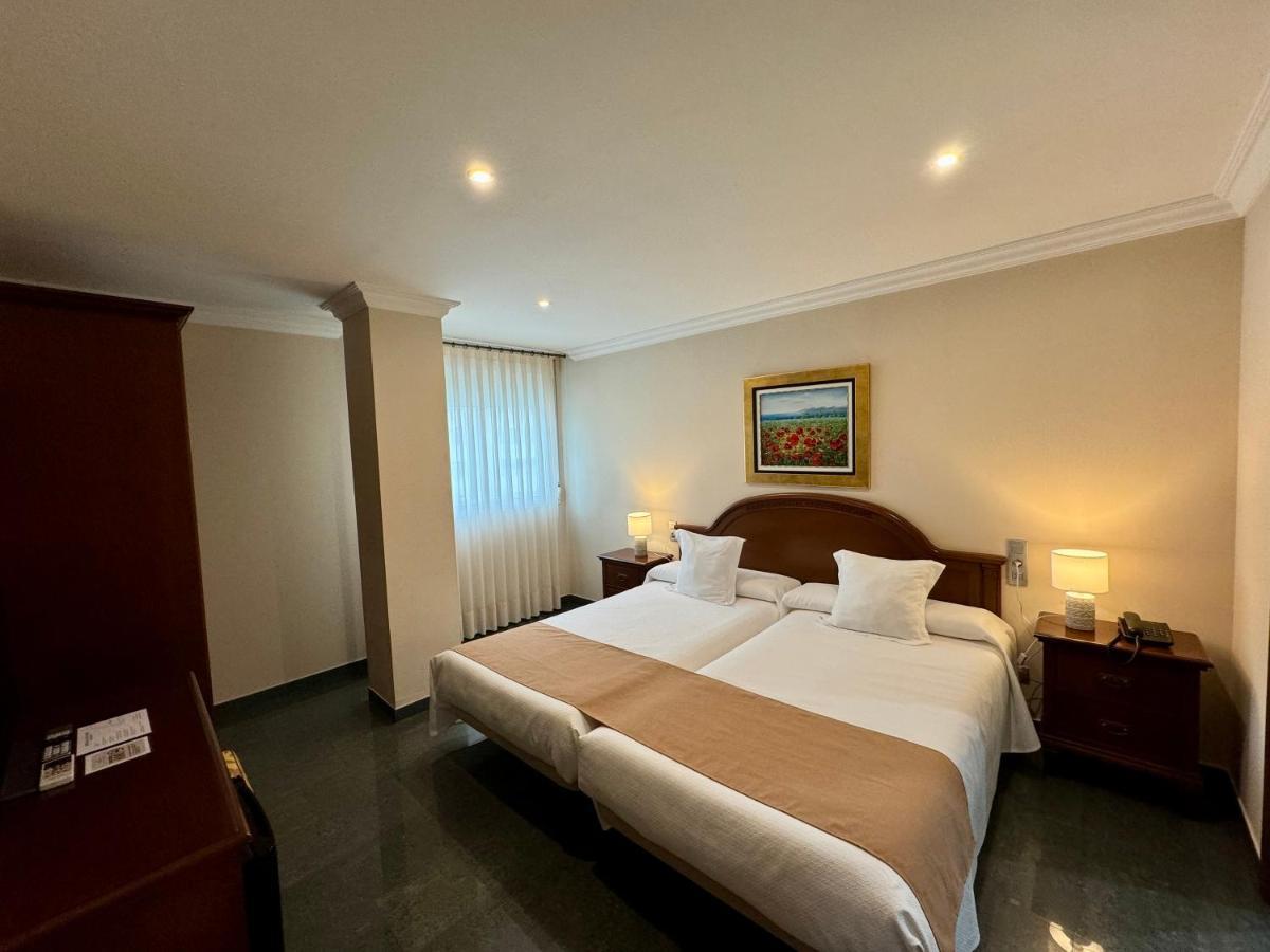 Hotel Kazar Онтеньенте Экстерьер фото