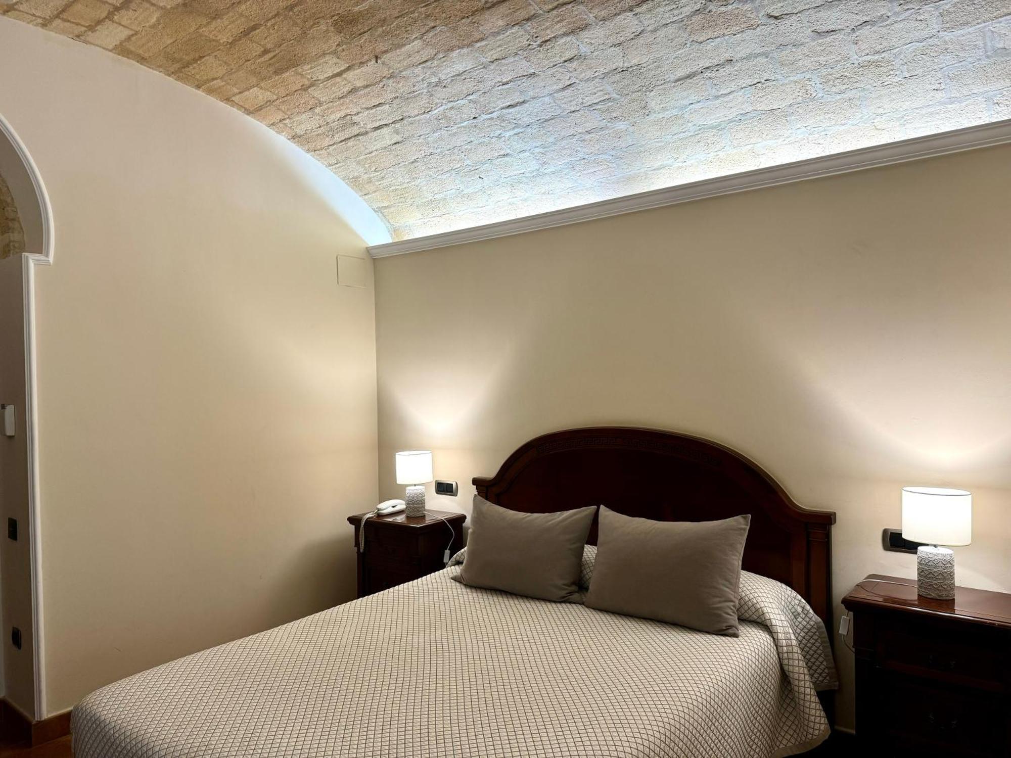 Hotel Kazar Онтеньенте Экстерьер фото